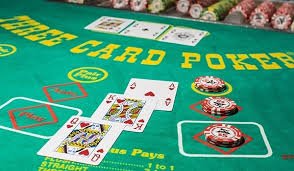 Membaca penafian rajatoto1 melalui ponsel